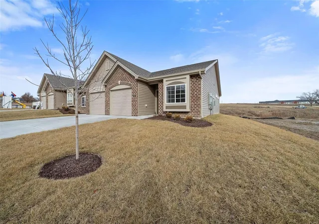 2nd image of 893 Walter Wy, Washington, MO 63090