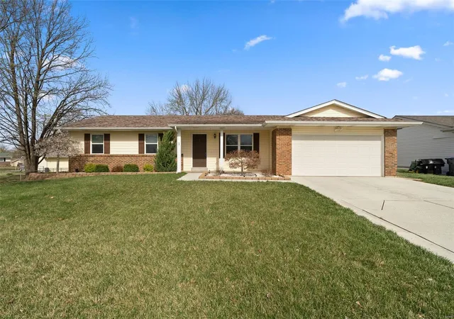 Photo 2 of Single family home for sale at 3920 Nugget Dr, Saint Peters, MO 63376 | MLS# 25005879 | Listing updated on 2025-03-20