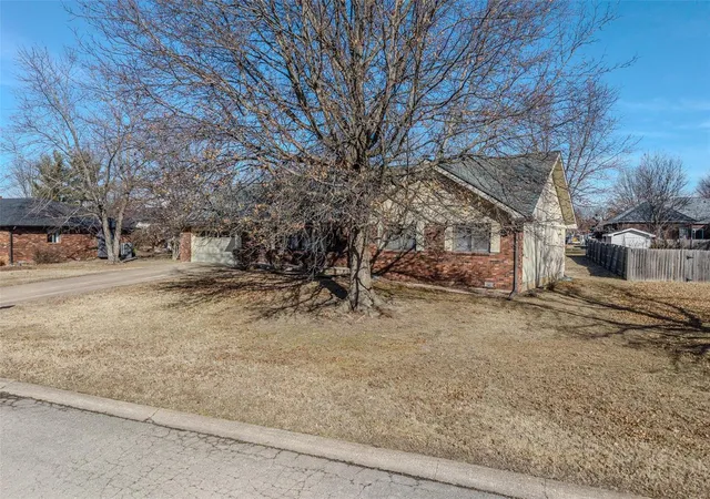 3rd image of 409 Carriage Pl, Lebanon, MO 65536 | MLS# 25005897