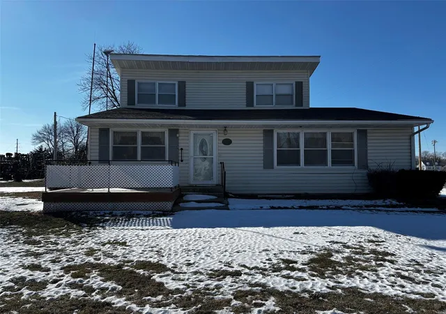 Photo 1 of Single family home for sale at 1101 S Main St, Vandalia, MO 63382 | MLS# 25005967 | Listing updated on 2025-02-04