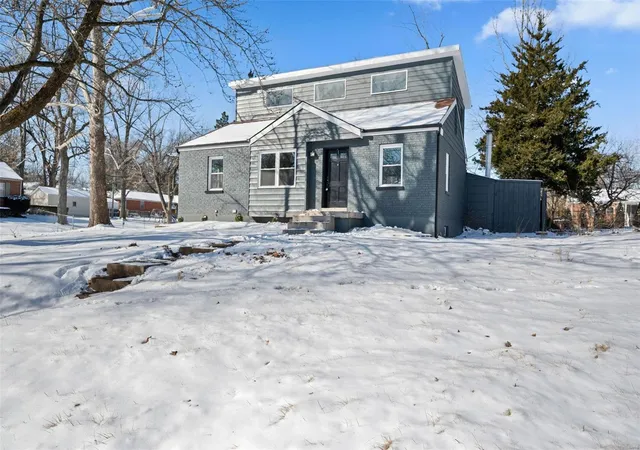 Photo 1 of Single family home for sale at 1247 Charlane Ct, Saint Louis, MO 63119 | MLS# 25005996 | Listing updated on 2025-02-27