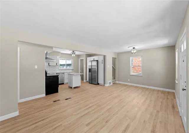 Photo 4 of Single family home for sale at 1247 Charlane Ct, Saint Louis, MO 63119 | MLS# 25005996 | Listing updated on 2025-02-27