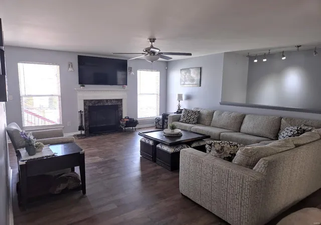 Photo 3 of Single family home for sale at 2736 Defender Dr, Wentzville, MO 63385 | MLS# 25006033 | Listing updated on 2025-03-07