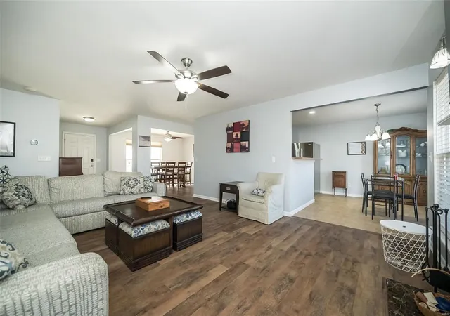 Photo 4 of Single family home for sale at 2736 Defender Dr, Wentzville, MO 63385 | MLS# 25006033 | Listing updated on 2025-03-07