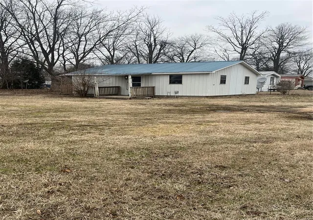 Photo 1 of Single family home for sale at 109 S Elm, Arbyrd, MO 63821 | MLS# 25006094 | Listing updated on 2025-03-17