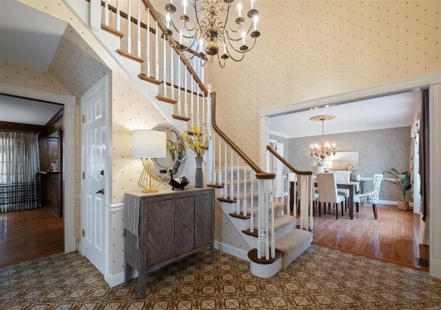 Photo 3 of Single family home for sale at 134 Pinehurst Estates Dr, Saint Louis, MO 63141 | MLS# 25006112 | Listing updated on 2025-03-20