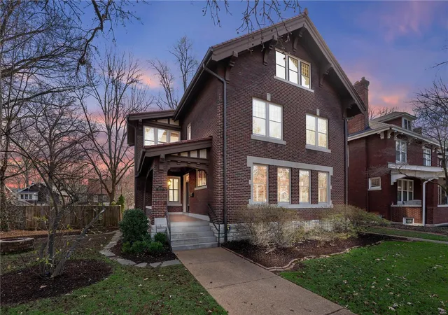 Photo 1 of Sale Pending at 6830 Waterman Ave, Saint Louis, MO 63130 | MLS# 25006126 | Listing updated on 2025-03-25