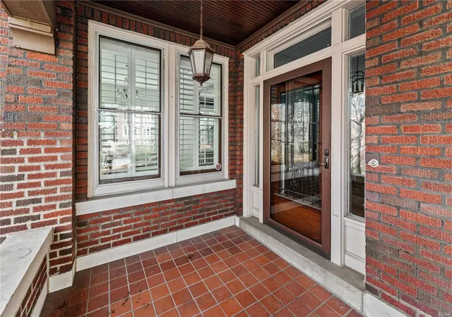 Photo 2 of Sale Pending at 6830 Waterman Ave, Saint Louis, MO 63130 | MLS# 25006126 | Listing updated on 2025-03-25