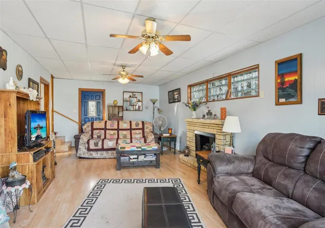 Photo 3 of Single family home for sale at 611 Seyborn Ave, Hillsboro, IL 62049 | MLS# 25006141 | Listing updated on 2025-03-15
