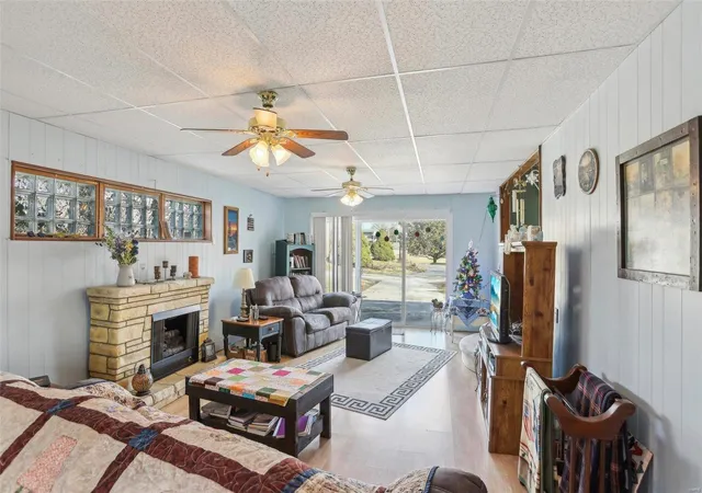 Photo 4 of Single family home for sale at 611 Seyborn Ave, Hillsboro, IL 62049 | MLS# 25006141 | Listing updated on 2025-03-15
