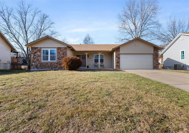 Photo 1 of Single family home for sale at 14 Crescent Woods Dr, Saint Peters, MO 63376 | MLS# 25006174 | Listing updated on 2025-02-05