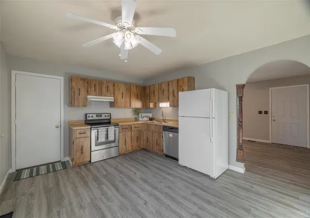 Photo 4 of Single family home for sale at 1908 Autumn Hl Dr, O Fallon, MO 63366 | MLS# 25006226 | Listing updated on 2025-03-06