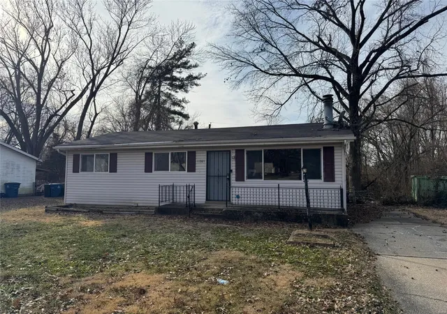 Photo 1 of Single family home for sale at 11921 Homestead Ave, Saint Louis, MO 63138 | MLS# 25006252 | Listing updated on 2025-02-05