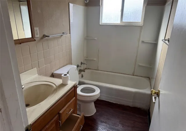 Photo 3 of Single family home for sale at 11921 Homestead Ave, Saint Louis, MO 63138 | MLS# 25006252 | Listing updated on 2025-02-05