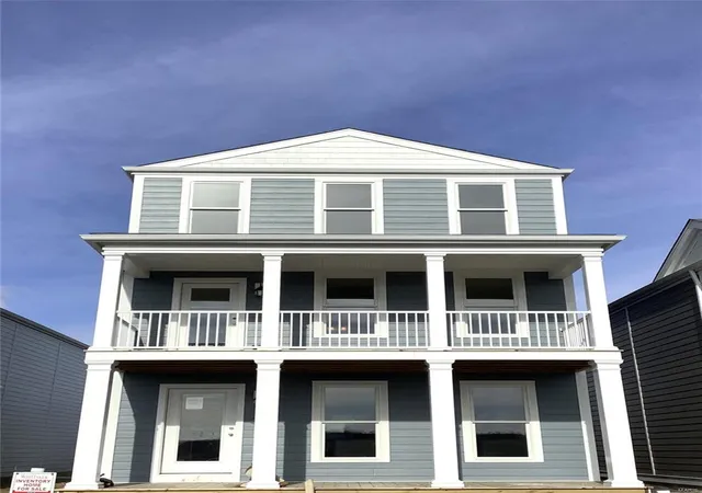 Photo 1 of Single family home for sale at 5037 Fort Duquette, Saint Charles, MO 63301 | MLS# 25006308 | Listing updated on 2025-02-06