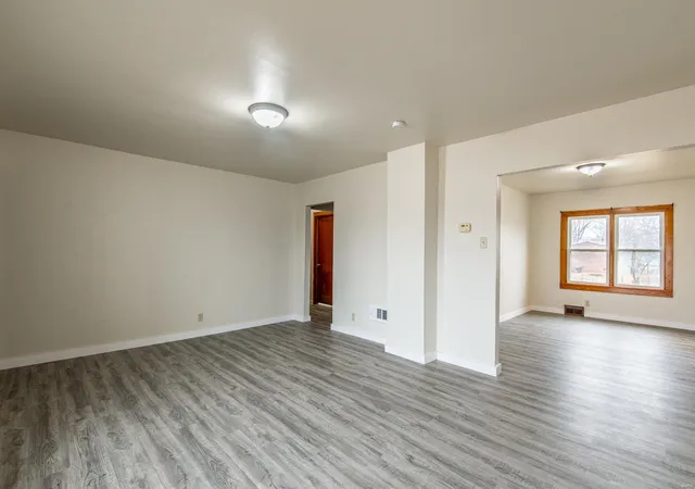Photo 3 of Single family home for sale at 612 Kiefer St, Sainte Genevieve, MO 63670 | MLS# 25006343 | Listing updated on 2025-03-07