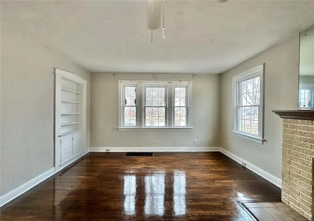 Photo 2 of Single family home for sale at 207 8th Street, Crystal City, MO 63019 | MLS# 25006397 | Listing updated on 2025-03-17