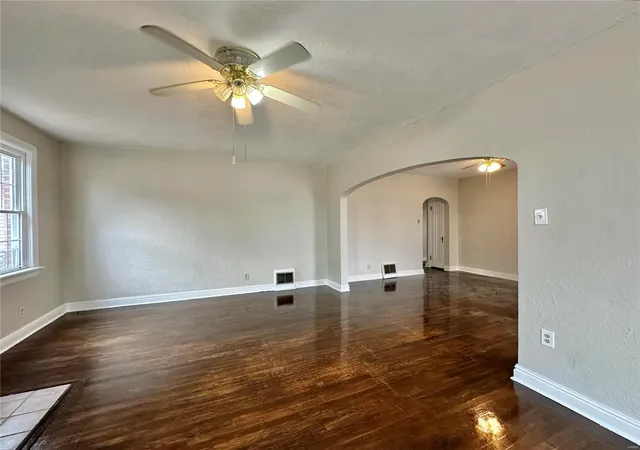 Photo 3 of Single family home for sale at 207 8th Street, Crystal City, MO 63019 | MLS# 25006397 | Listing updated on 2025-03-17