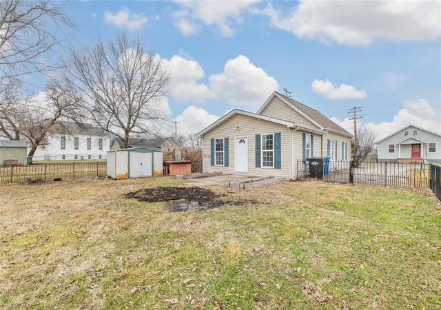 Photo 4 of Sale Pending at 123 S Lincoln St, Worden, IL 62097 | MLS# 25006484 | Listing updated on 2025-03-16