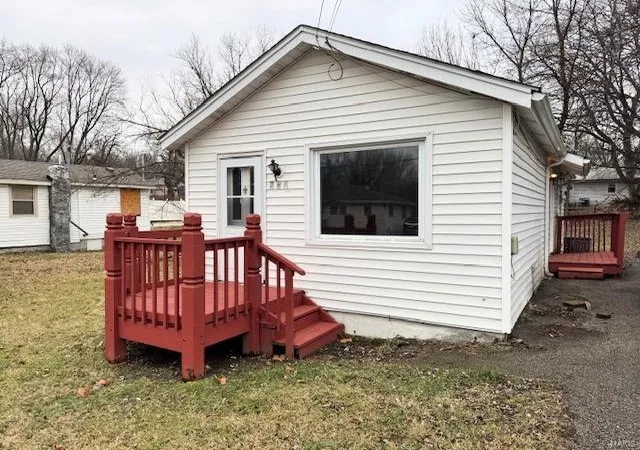 Photo 1 of Single family home for sale at 204 Flora Dr, Saint Louis, MO 63135 | MLS# 25006538 | Listing updated on 2025-02-06