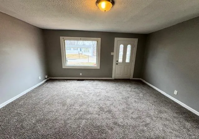 Photo 4 of Single family home for sale at 204 Flora Dr, Saint Louis, MO 63135 | MLS# 25006538 | Listing updated on 2025-02-06