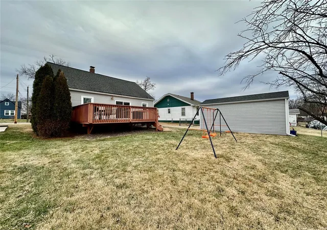 Photo 31 of Single family home for sale at 3408 Lincoln St, Alton, IL 62002 | MLS# 25006560 | Listing updated on 2025-02-08
