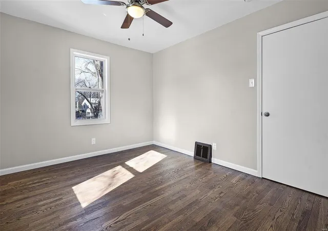 Photo 18 of Single family home for sale at 3229 Suncrest Ave, Saint Louis, MO 63114 | MLS# 25006565 | Listing updated on 2025-03-13