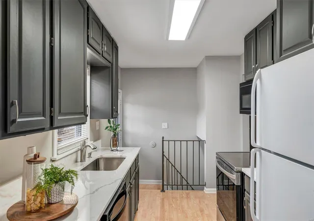 image of 235 N Dellwood Rd, Saint Louis, MO 63135 | MLS# 25006584