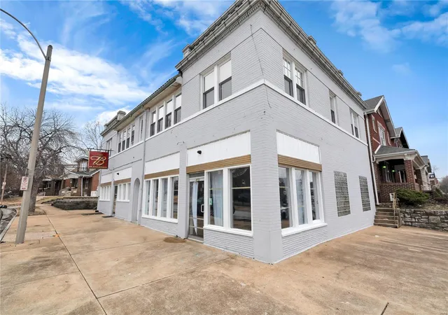 Photo 1 of Multi family home for sale at 4050 Bamberger Ave, Saint Louis, MO 63116 | MLS# 25006651 | Listing updated on 2025-03-14