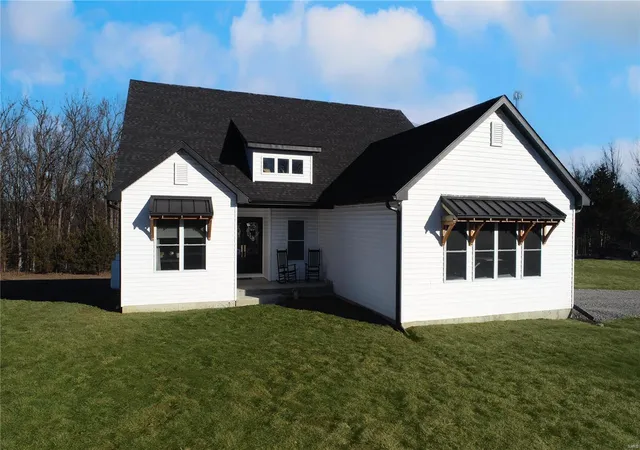 Photo 1 of Single family home for sale at 55900 Sapphire Trl, New London, MO 63459 | MLS# 25006658 | Listing updated on 2025-02-13