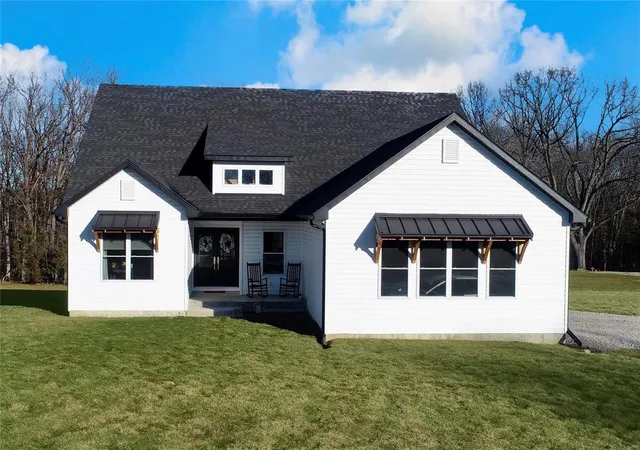 Photo 71 of Single family home for sale at 55900 Sapphire Trl, New London, MO 63459 | MLS# 25006658 | Listing updated on 2025-02-13