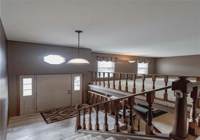 Photo 3 of Single family home for sale at 101 Candlelight Ct, Saint Peters, MO 63376 | MLS# 25006745 | Listing updated on 2025-02-08