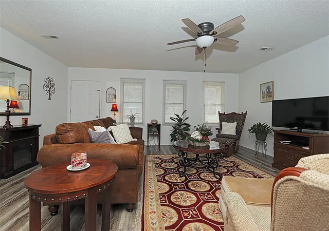Photo 2 of Single family home for sale at 918 Susan St, Dexter, MO 63841 | MLS# 25006784 | Listing updated on 2025-02-10