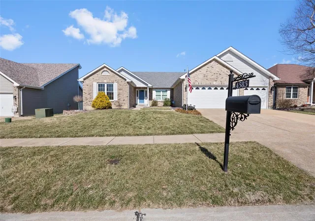 Photo 3 of Single family home for sale at 4583 Kerth Forest Dr, Saint Louis, MO 63128 | MLS# 25006812 | Listing updated on 2025-03-17