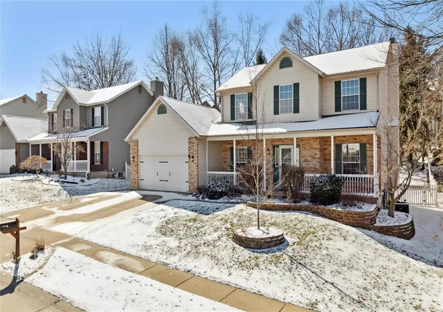 Photo 3 of Sale Pending at 2704 Kettering Dr, Saint Charles, MO 63303 | MLS# 25006817 | Listing updated on 2025-03-14