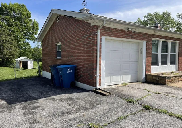 Photo 3 of Single family home for sale at 1755 Parker Rd, Saint Louis, MO 63138 | MLS# 25006822 | Listing updated on 2025-02-08