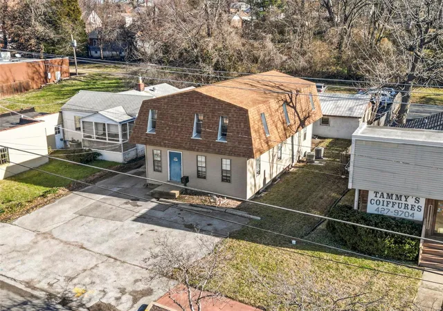 Photo 2 of Single family home for sale at 2812 Woodson Rd, Saint Louis, MO 63114 | MLS# 25006875 | Listing updated on 2025-02-19