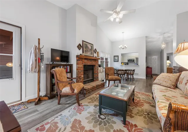 Photo 3 of Condo for sale at 2113 Bayonne Dr #37B, Saint Charles, MO 63303 | MLS# 25006964 | Listing updated on 2025-03-09