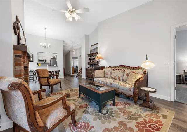 Listing Photo 5 - Condo for sale in building located at 2113 Bayonne Dr, Saint Charles, MO 63303 - Unit #37B