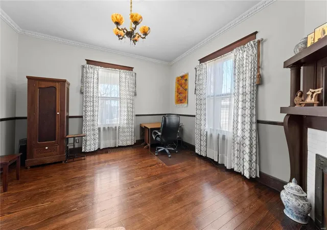 Photo 3 of Single family home for sale at 424 Mcdonough St, Saint Charles, MO 63301 | MLS# 25006966 | Listing updated on 2025-03-17