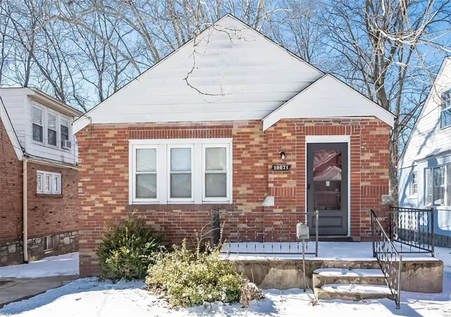 Photo 1 of Single family home for sale at 10071 Diamond Dr, Saint Louis, MO 63137 | MLS# 25006995 | Listing updated on 2025-03-05