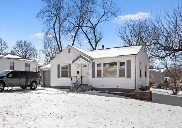 Photo 1 of Single family home for sale at 10121 Newbold Dr, Saint Louis, MO 63137 | MLS# 25007005 | Listing updated on 2025-03-12