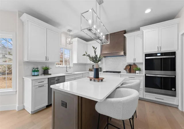 Photo 3 of Single family home for sale at 629 Simmons Ave, Saint Louis, MO 63122 | MLS# 25007044 | Listing updated on 2025-03-17