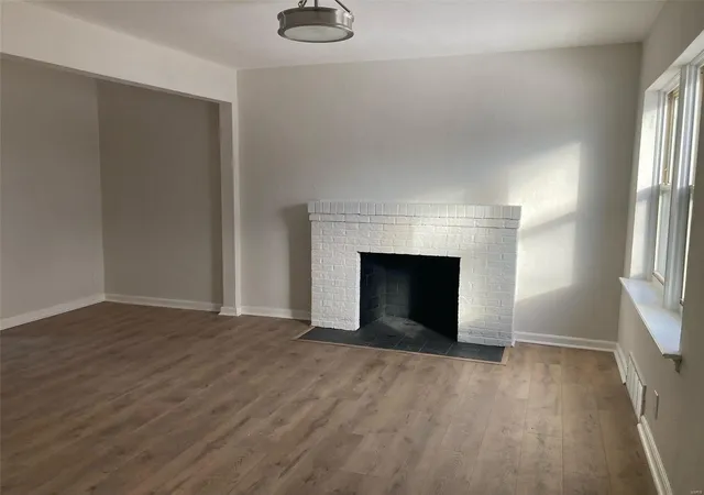 Photo 2 of Sale Pending at 1565 Westmont Pl, Saint Louis, MO 63130 | MLS# 25007065 | Listing updated on 2025-03-06