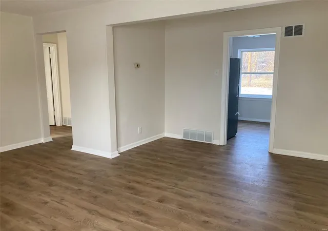 Photo 3 of Sale Pending at 1565 Westmont Pl, Saint Louis, MO 63130 | MLS# 25007065 | Listing updated on 2025-03-06