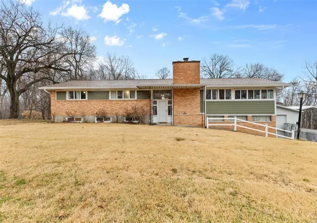 Photo 1 of Single family home for sale at 8718 Boverie Dr, Sainte Genevieve, MO 63670 | MLS# 25007067 | Listing updated on 2025-03-19