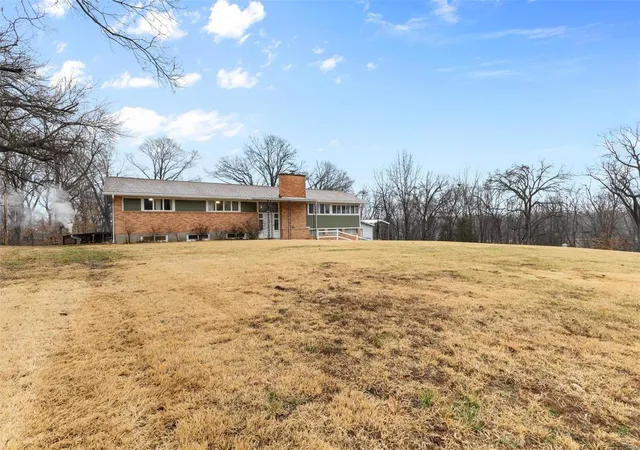 Photo 2 of Single family home for sale at 8718 Boverie Dr, Sainte Genevieve, MO 63670 | MLS# 25007067 | Listing updated on 2025-03-19