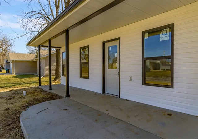 Photo 2 of Single family home for sale at 4306 Rivers Dr, Mexico, MO 65265 | MLS# 25007105 | Listing updated on 2025-03-13