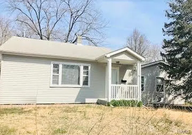 1st image of 821 Howell, East Saint Louis, IL 62206 | MLS# 25007146