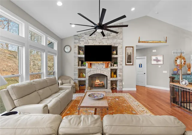 Photo 2 of Single family home for sale at 437 Highland Meadows Pl, Wentzville, MO 63385 | MLS# 25007158 | Listing updated on 2025-03-16